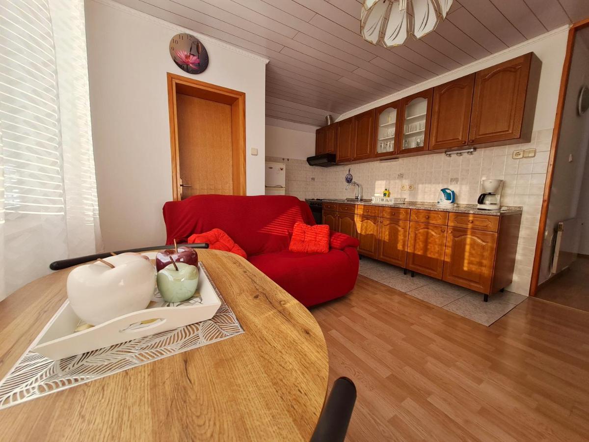 Apartman Tea ノヴィ・ヴィノドロスキー エクステリア 写真
